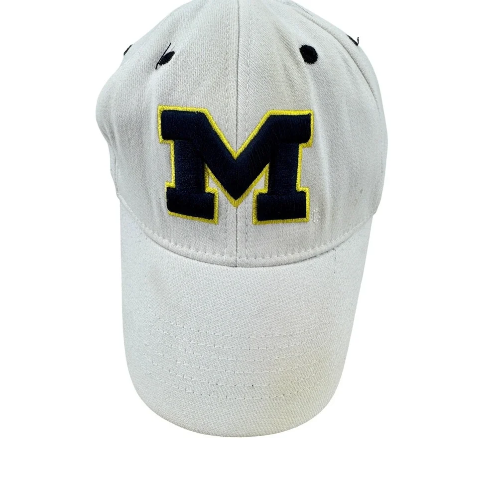 University of Michigan hat Cap Embroidered M Logo Adjustable Strap‎ College Gear
